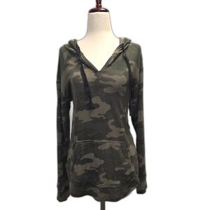 Market & Spruce Women's Lightweight California Hoodie in Camo Size Small